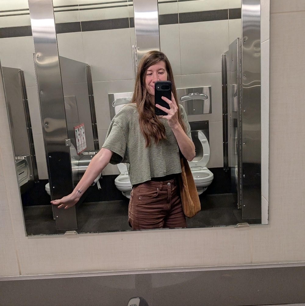 Meet your Posher, Emily